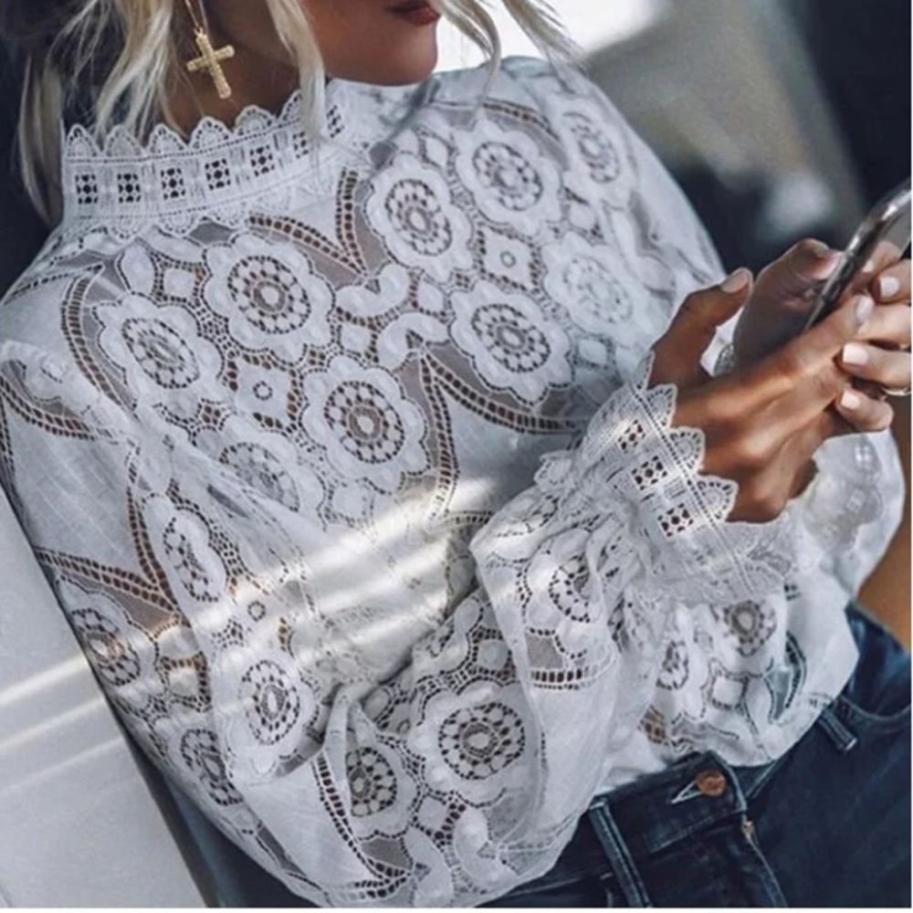Romantic White Lace Bohemian Long Sleeve Blouse - Picture 2 of 9